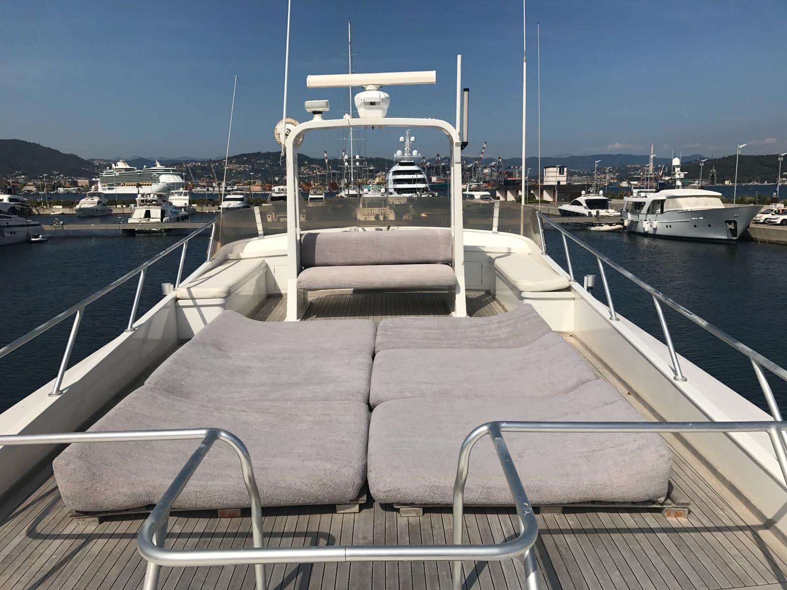 The flybridge sun pad